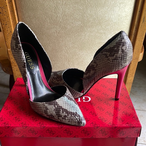 Guess Shoes - Guess shoes, 8 1/2 never been worn, snake skin multicolor